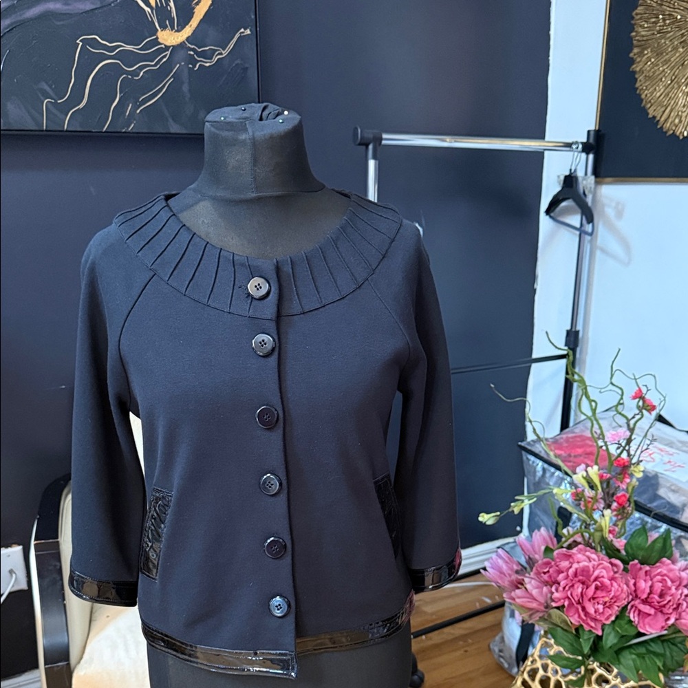 VINTAGE
KENAR Black Knit Faux Leather Trim
Ribbed Neck 3/4 Sleeves Jacket